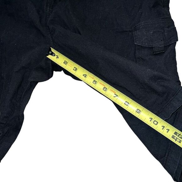 BEVERLY HILLS POLO CLUB Men’s Black Cargo Shorts Size 44 - Picture 6 of 7